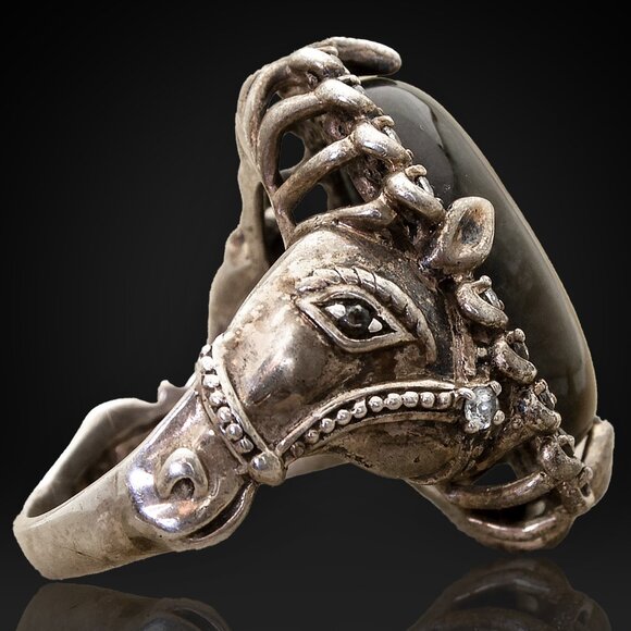 Striking Black Onyx? & CZ Diamond Accent Horse Head Vintage Ring in 925 Silver - Picture 1 of 8